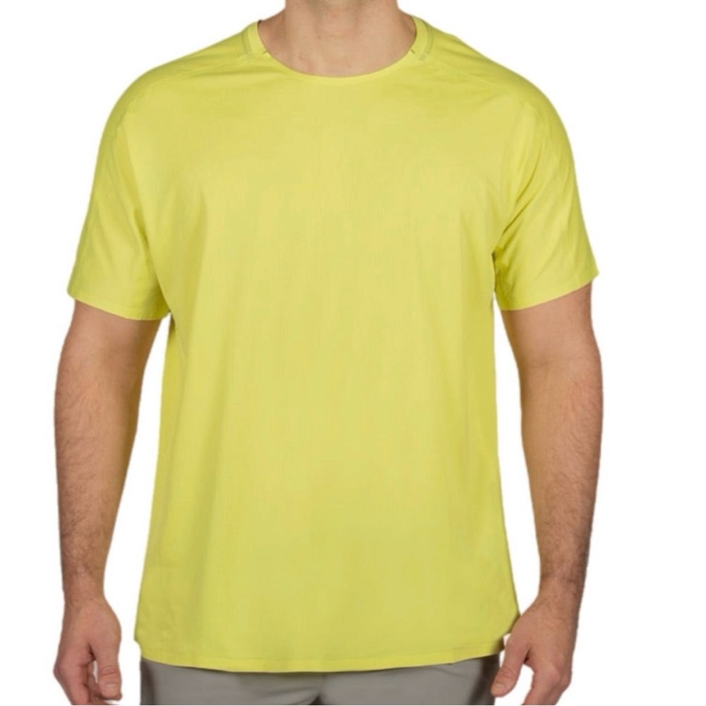Beyond Solarswift Short Sleeve Tech-T Light Lime
Men's Size Large EUC